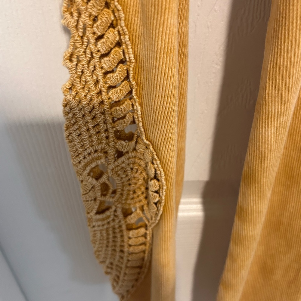 NWT Torrid Mustard Long Sleeve Top with Lace Detail Size 2 (18-20) - Picture 4 of 9